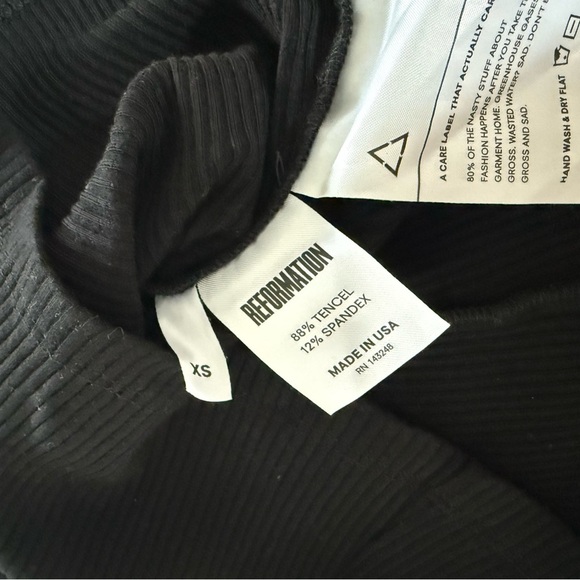 Reformation Black and Blue Fitted Short Sleeve - Picture 3 of 3